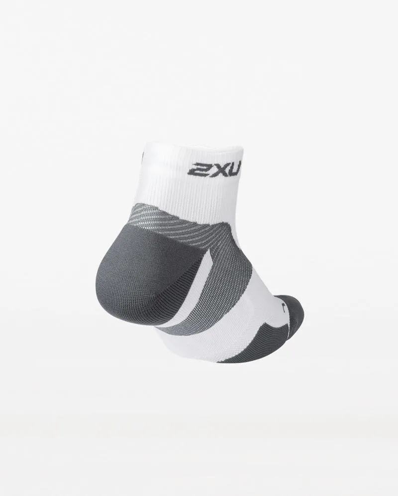 2XU Vectr Cushion 1/4 Crew Unisex Compression Socks (White/Grey)