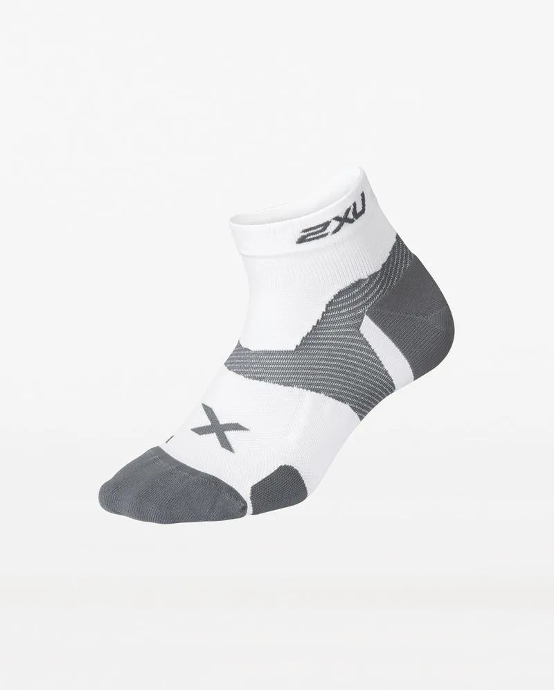2XU Vectr Cushion 1/4 Crew Unisex Compression Socks (White/Grey)