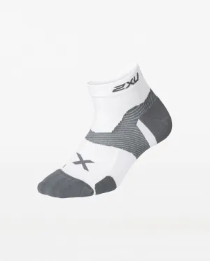 2XU Vectr Cushion 1/4 Crew Unisex Compression Socks (White/Grey)