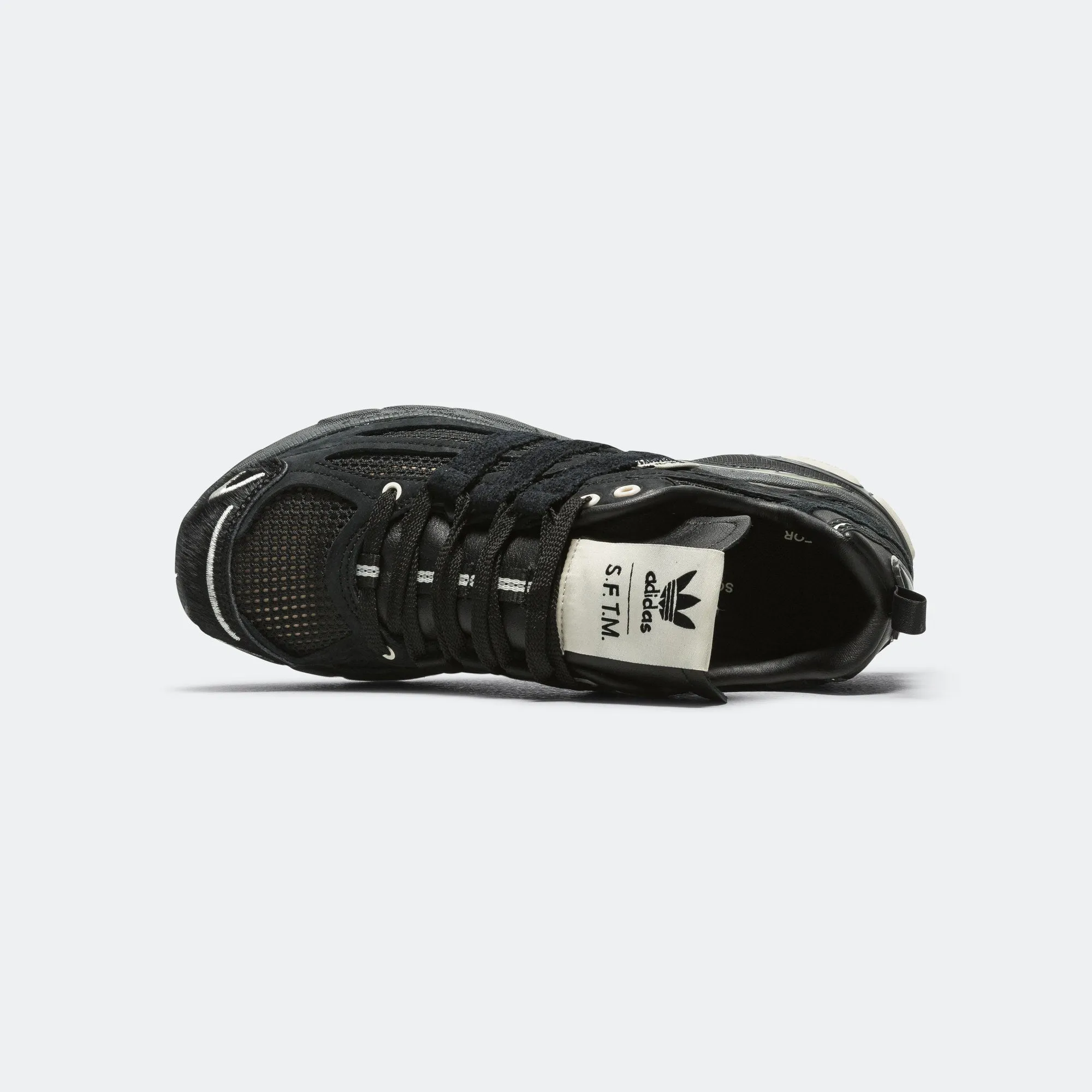 Adistar Cushion x SFTM - Core Black/Cream White