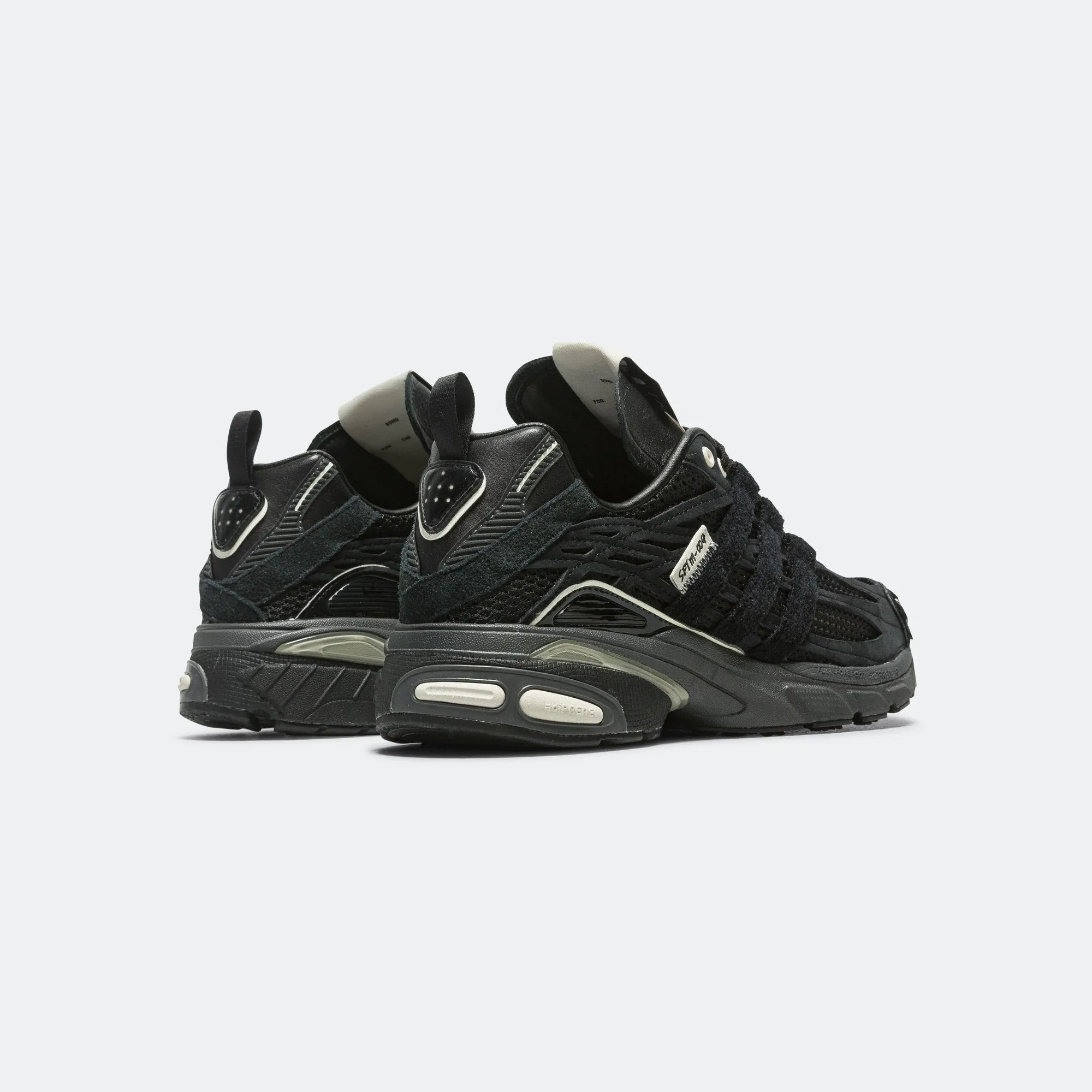 Adistar Cushion x SFTM - Core Black/Cream White