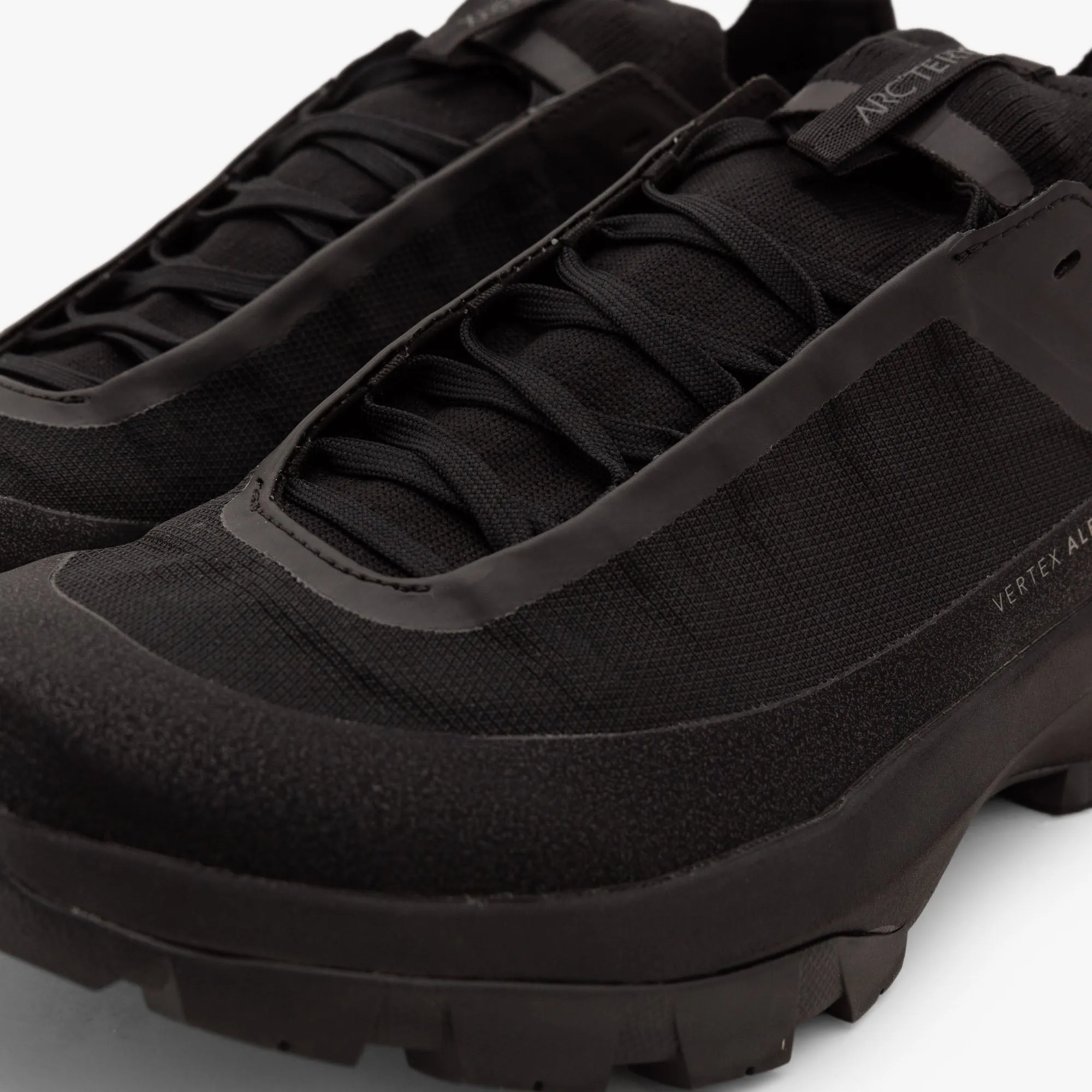 Arc'teryx Vertex Alpine GORE-TEX / Black / Black