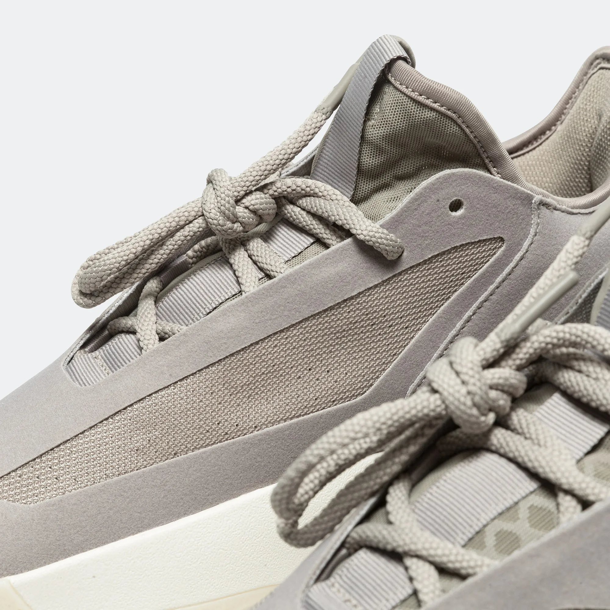 Athletics II Basketball Low - Putty Beige/Putty Beige