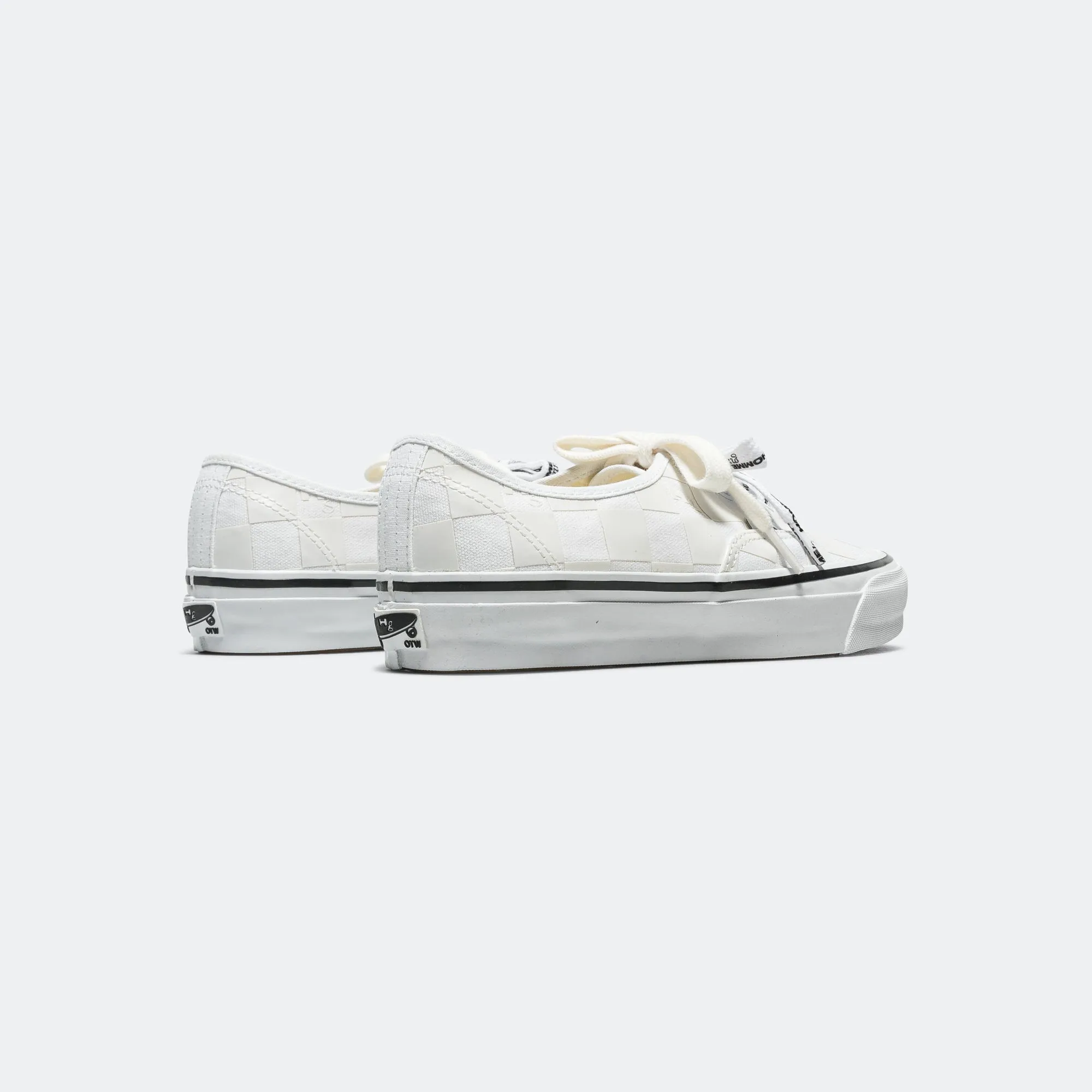 Authentic 44 x Homme Girls - Marshmallow