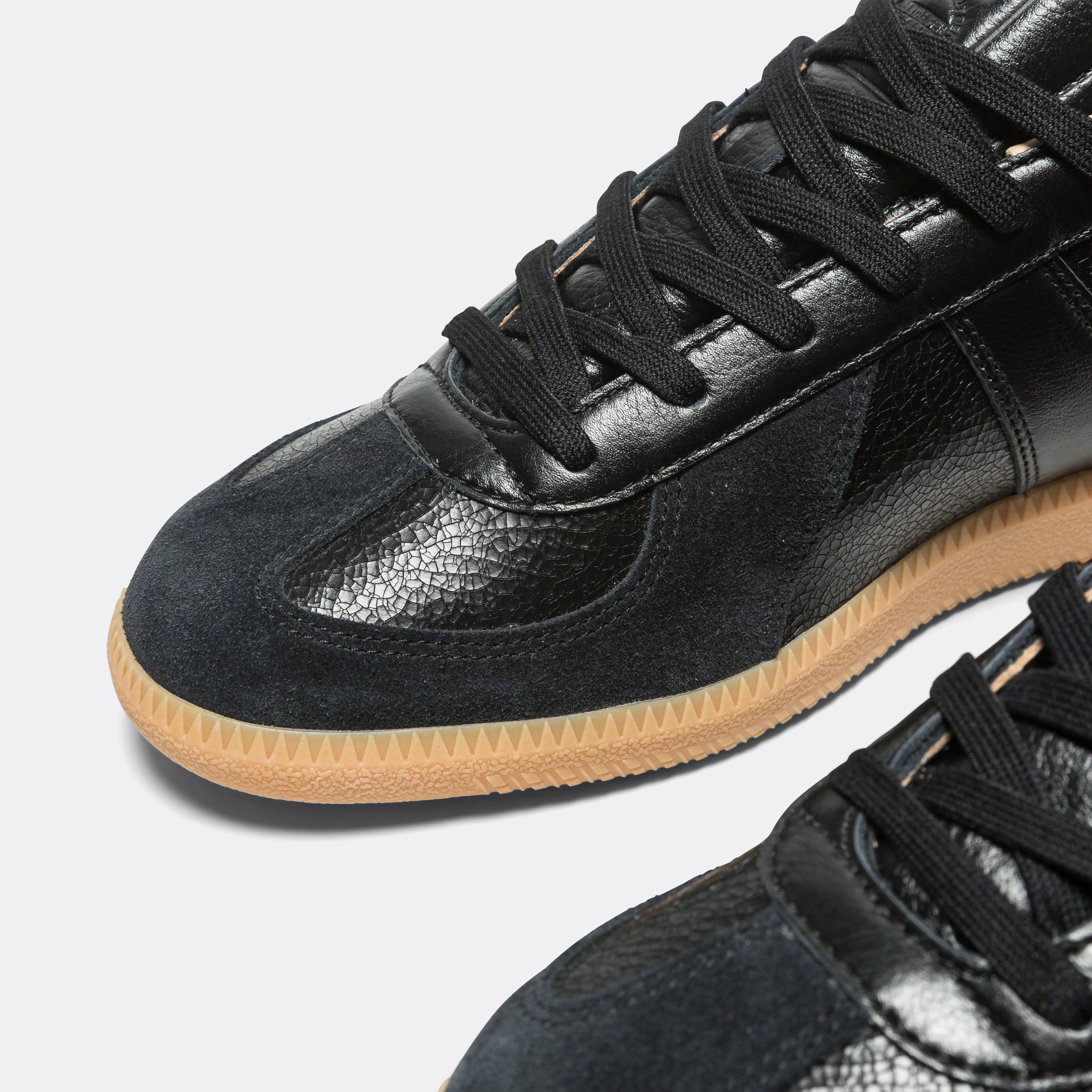 BW Army Lux - Core Black/Gum