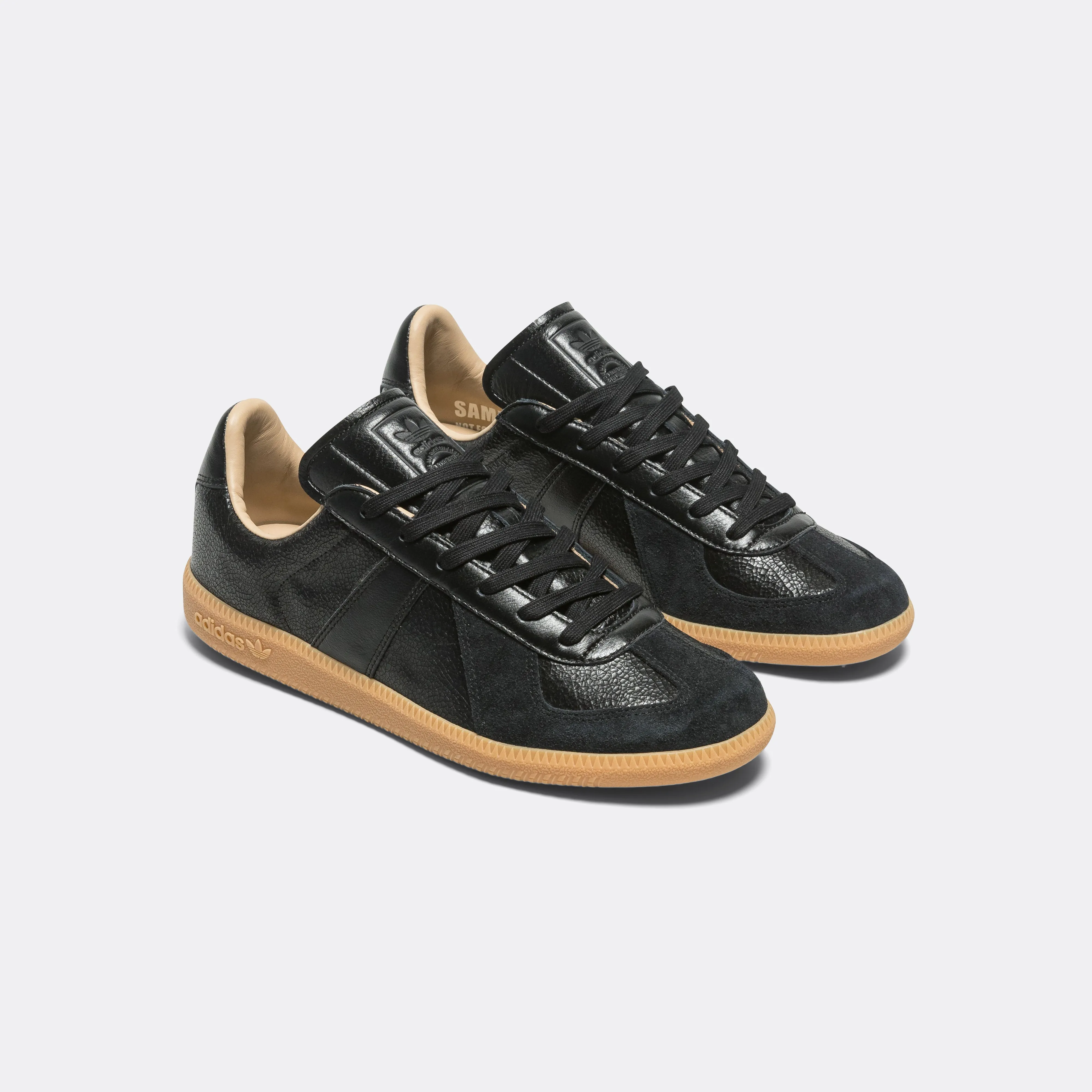 BW Army Lux - Core Black/Gum