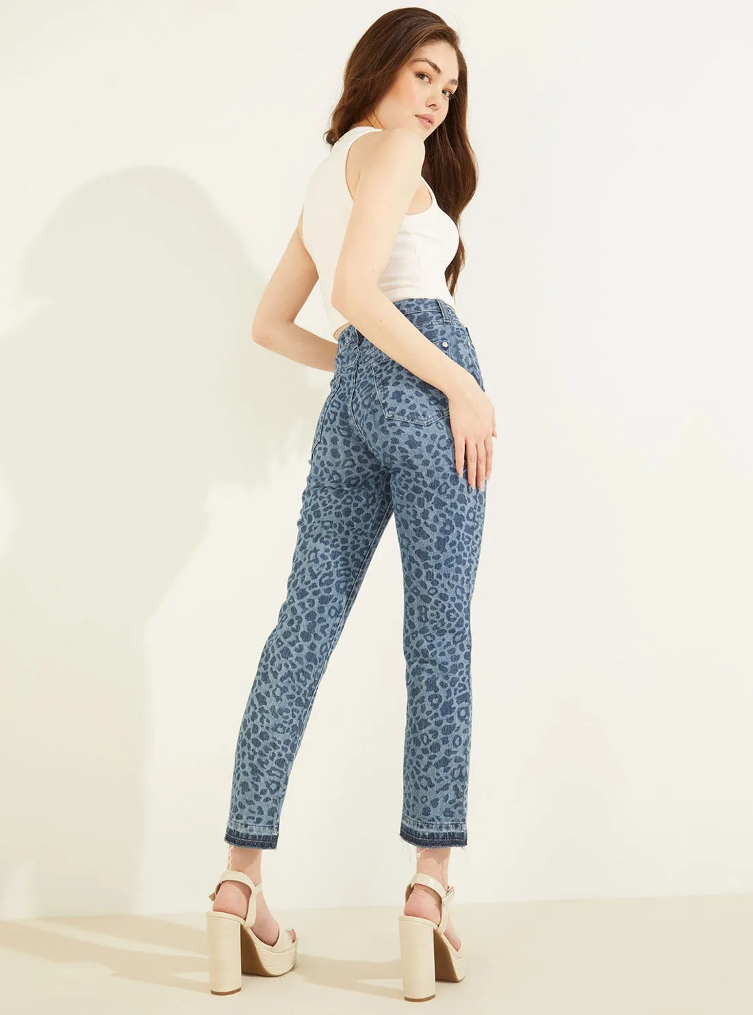 High-Rise Slim Fit Girly Denim Jeans In Leo Jade Wash Guess