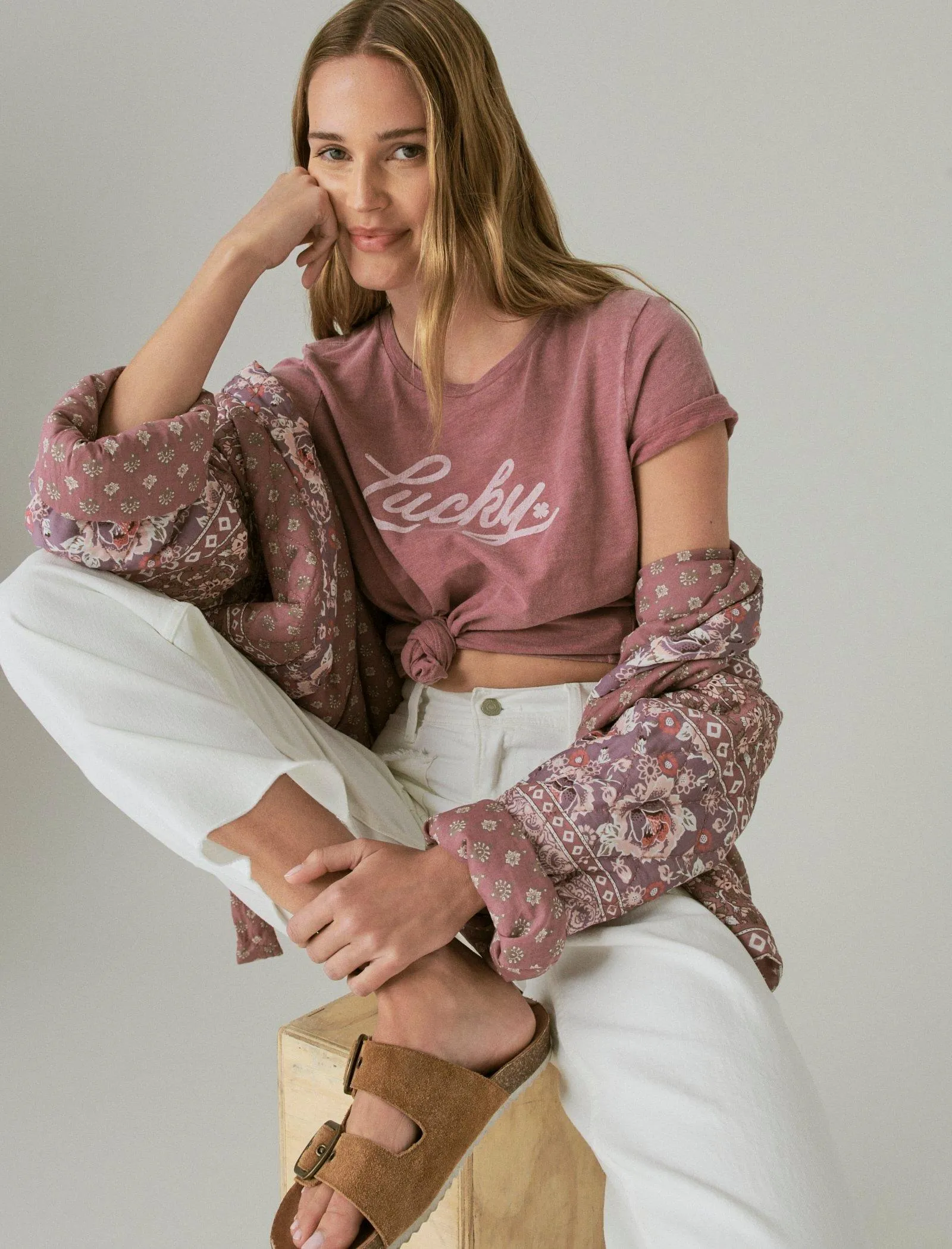 Lucky Brand Womens Lucky Script Classic Crew Tee